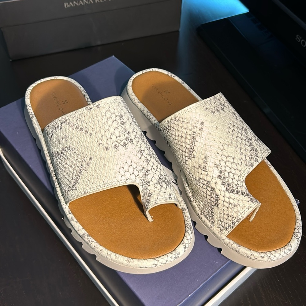 Beige washed snake slide/sandals 7.5M great condition worn once